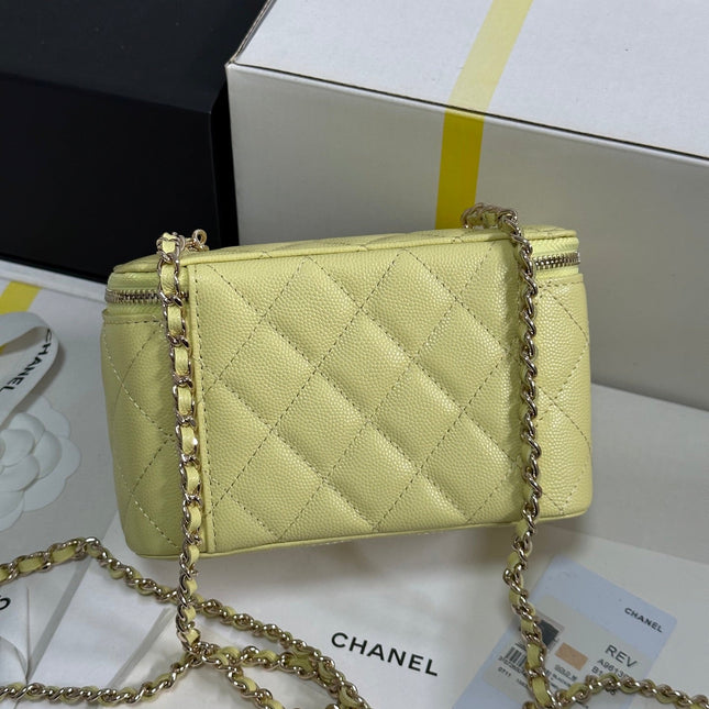 VANITY CASE 17 CRYSTAL STUDDED LOGO IN YELLOW CALFSKIN GOLD HARDWARE