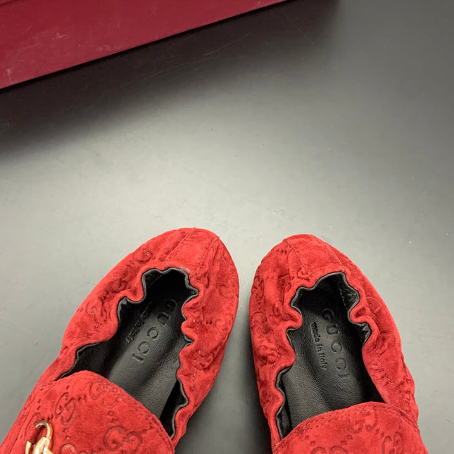 GUCCI 26S LOAFERS IN RED SUEDE WITH GOLD HARDWARE