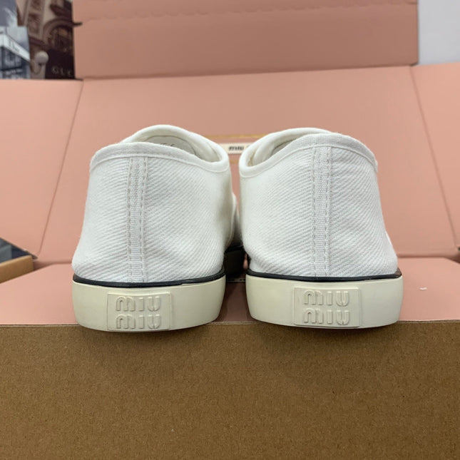 MIUMIU 26S LACE UP SNEAKERS IN WHITE CANVAS RUBBER SOLE