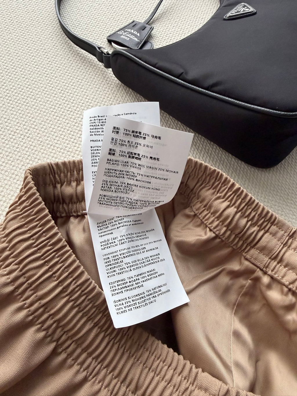 PRADA 26S CARGO SHORTS STYLE 939