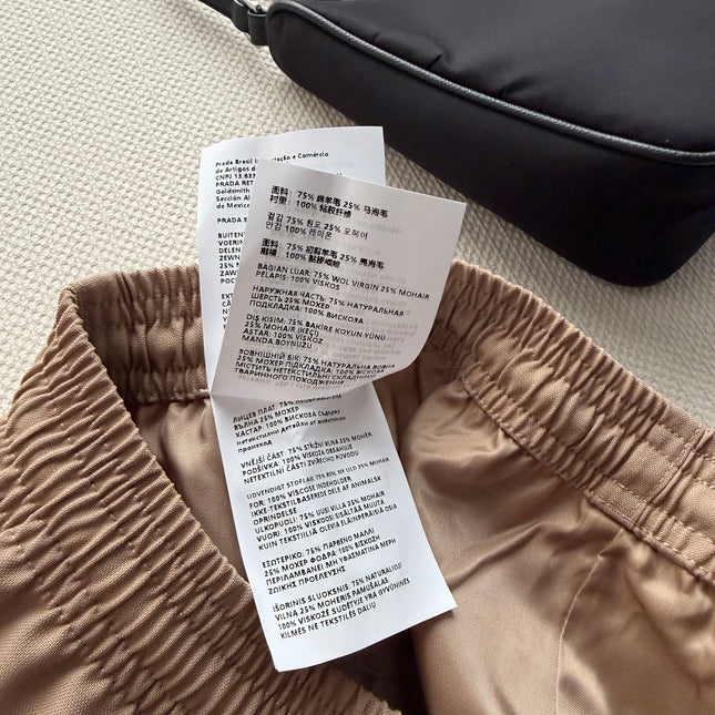 PRADA 26S CARGO SHORTS STYLE 939