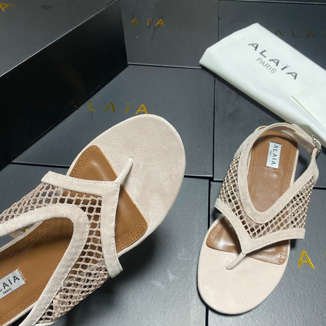 ALAIA 26S FLAT MESH THONG SANDALS IN BEIGE SUEDE