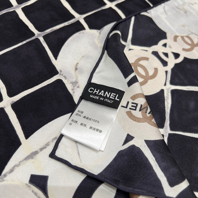 CHANEL 26S SCARF 90 IN SILK 311804