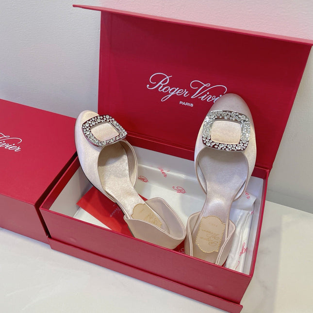 ROGER VIVIER BALLERINE FLATS IN BEIGE SATIN