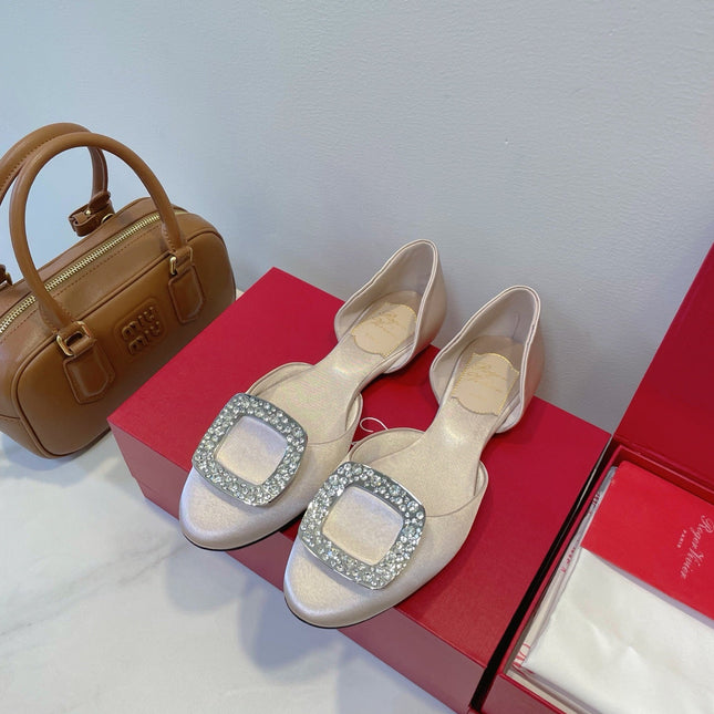 ROGER VIVIER BALLERINE FLATS IN BEIGE SATIN