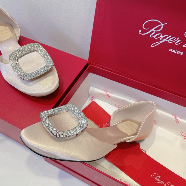 ROGER VIVIER BALLERINE FLATS IN BEIGE SATIN