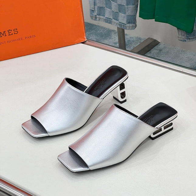 IDOLE SANDAL IN SILVER CALFSKIN