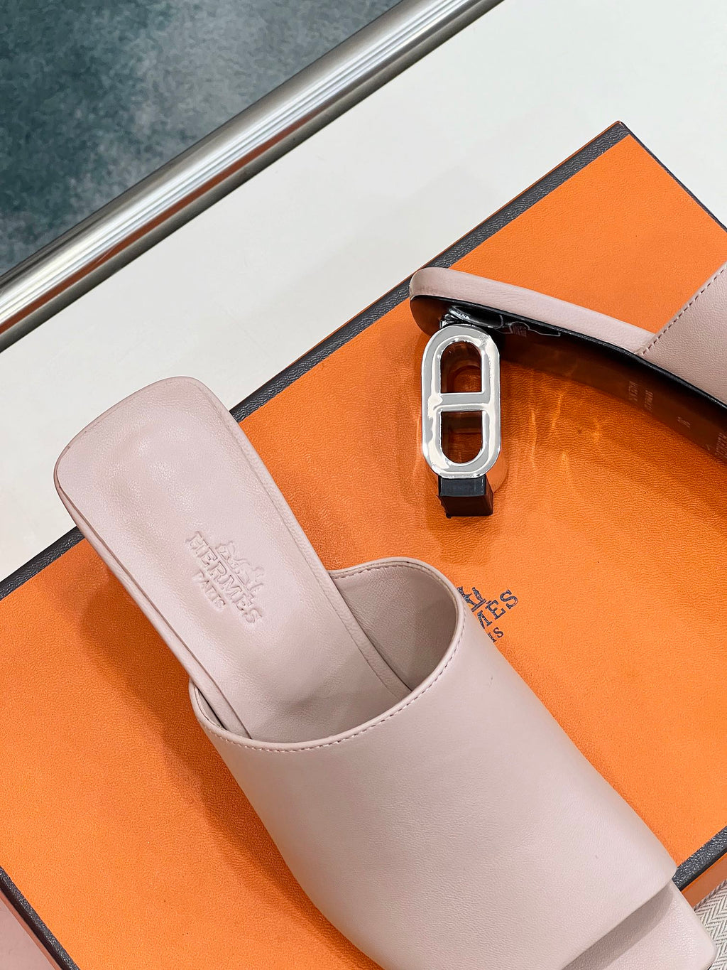ICONIQUE 60 SANDAL IN BABY PINK CALFSKIN
