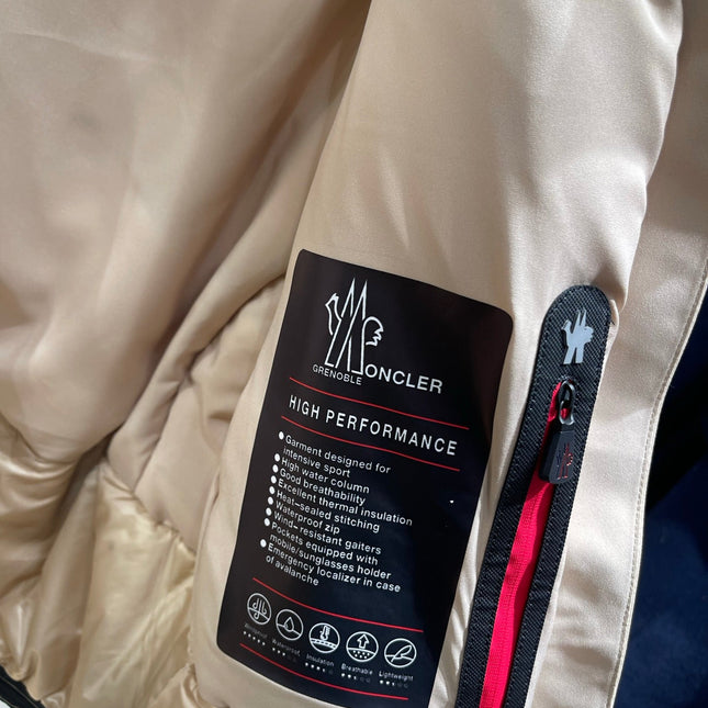 MONCLER 25S SKI JACKET 373