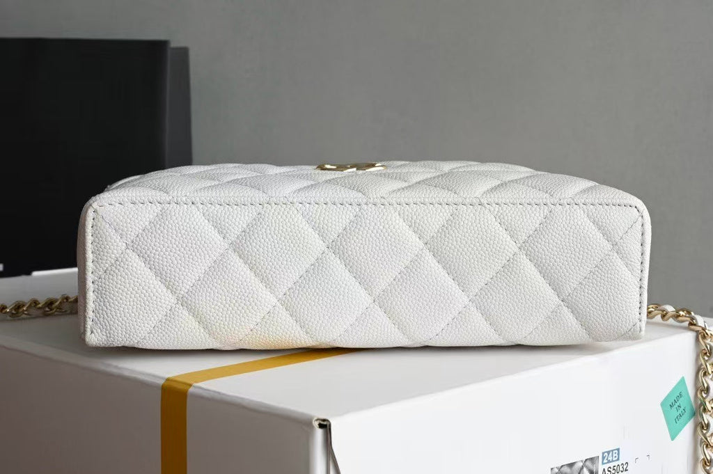 COSMETIC BAG 19 IN WHITE GRAINED CALFSKIN GOLD HARDWARE