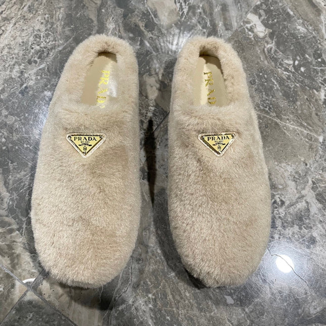 PRADA 26S SLIPPERS IN BEIGE WOOL