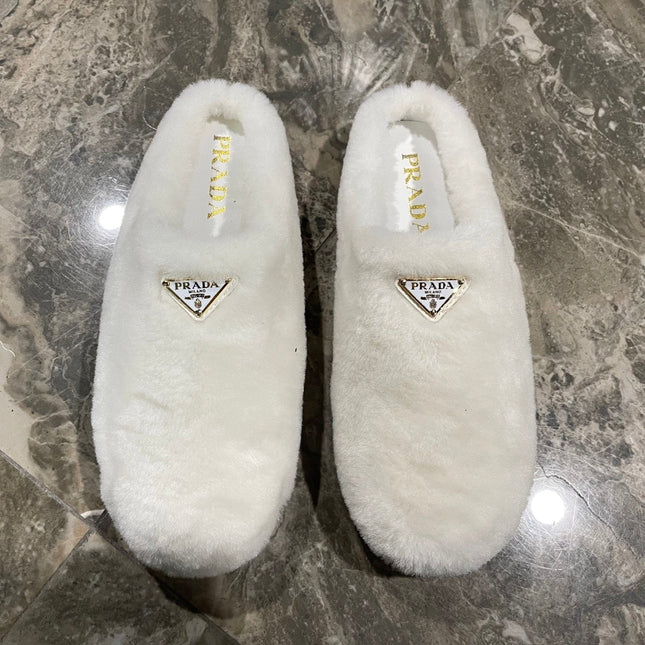 PRADA 26S SLIPPERS IN WHITE WOOL