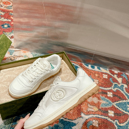 GUCCI 26S SNEAKERS IN WHITE CALFSKIN WITH LOGO