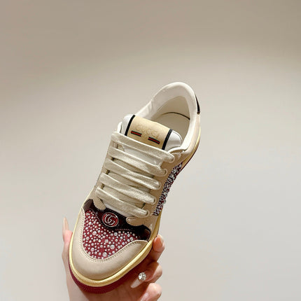 GUCCI 26S SCREENER SNEAKER IN BEIGE SUEDE MIX DARK RED CANVAS