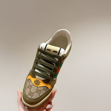GUCCI 26S SCREENER SNEAKER IN OLIVE GREEN SUEDE AND BEIGE CANVAS