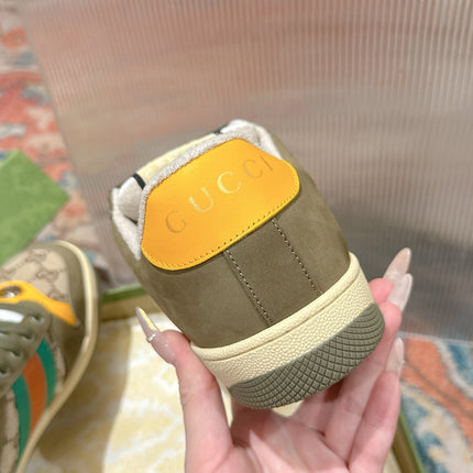 GUCCI 26S SCREENER SNEAKER IN OLIVE GREEN SUEDE AND BEIGE CANVAS