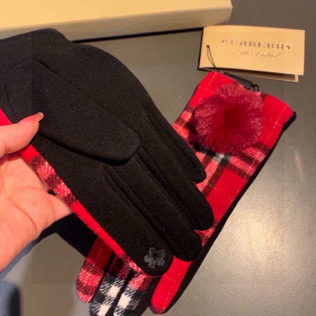GLOVES IN CHERRY RED AND BLACK WOOL WITH RABBIT FUR 448247