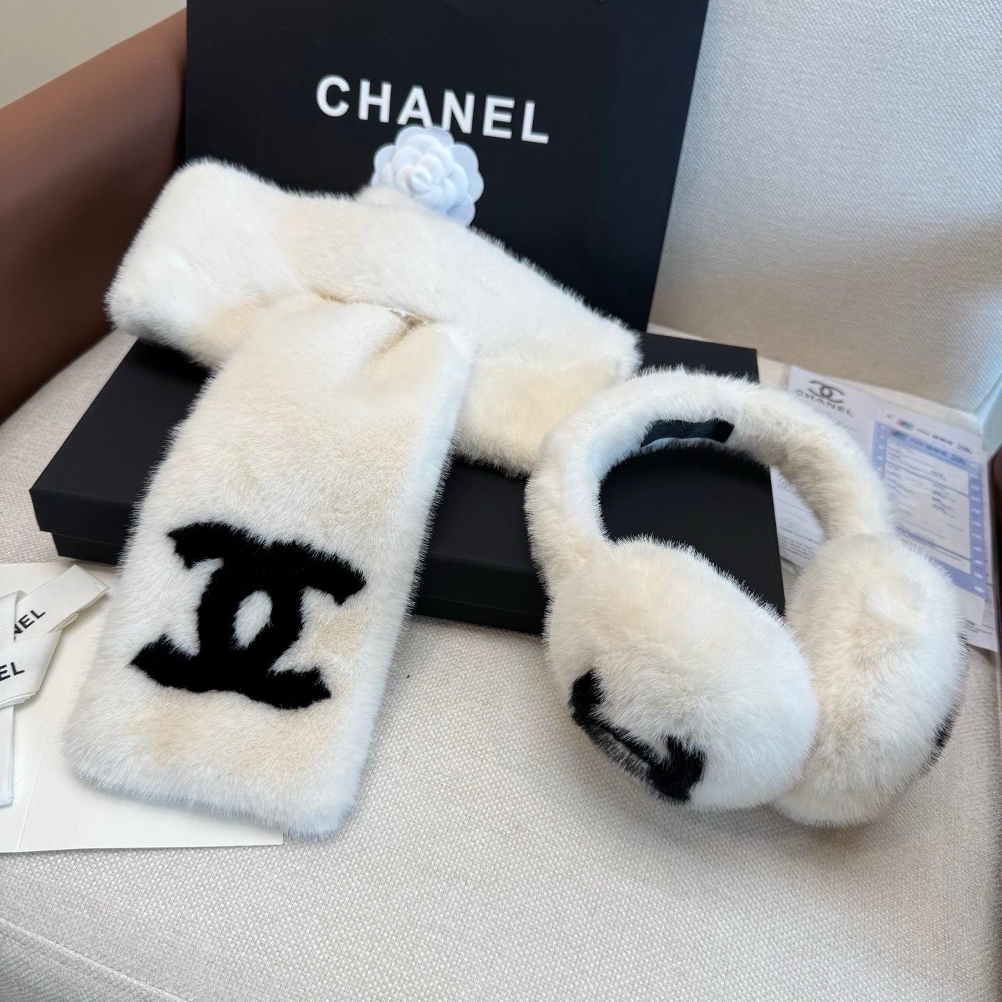 CHANEL 25S SKI EARMUFFS 831589