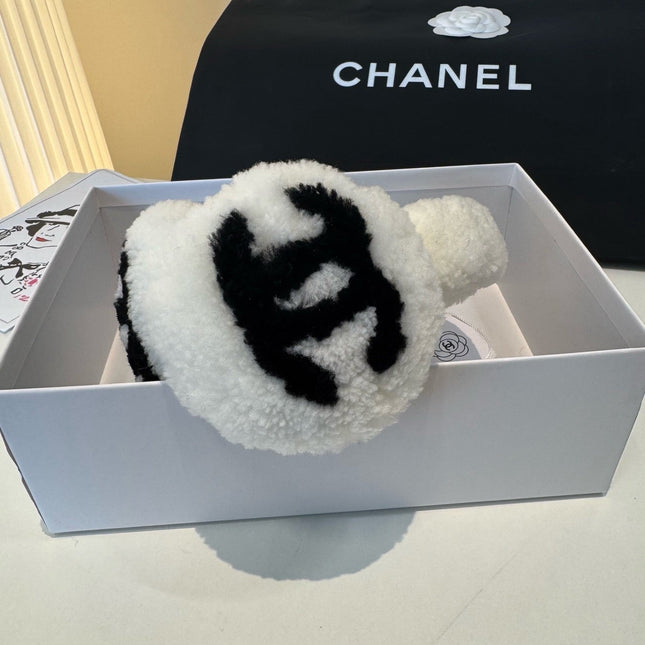 CHANEL 25S SKI EARMUFFS 928817