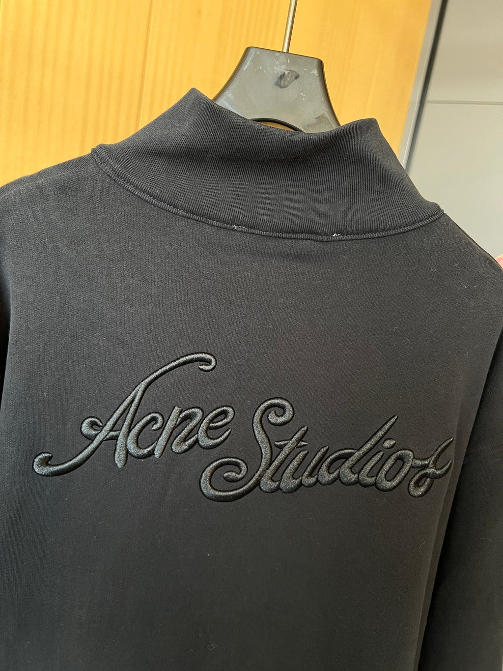 DIOR 25S EMBROIDERED SWEATSHIRT STYLE 223
