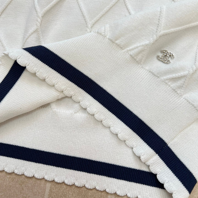 CHANEL 26S SLEEVELESS KNIT POLO TOP 1430