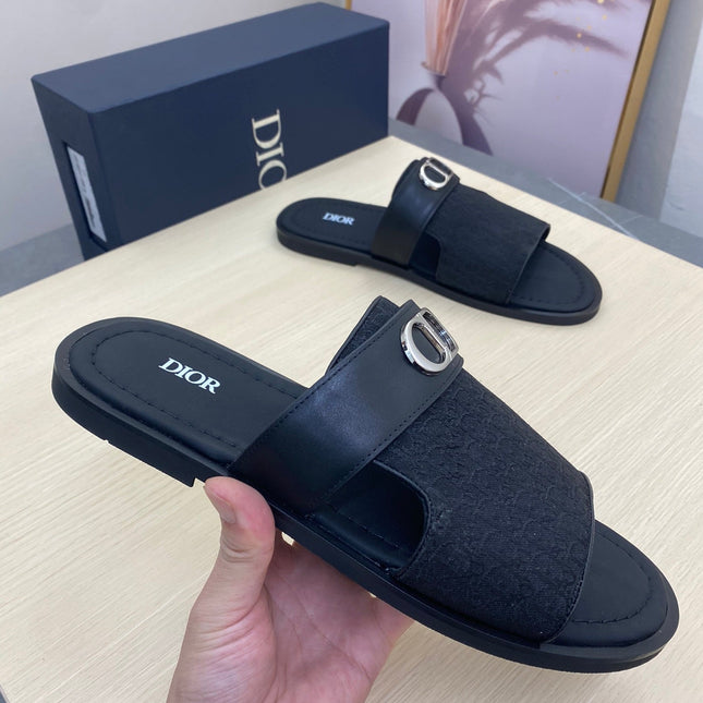 CD SYMBOL SLIDE CUT SANDAL BLACK JACQUARD