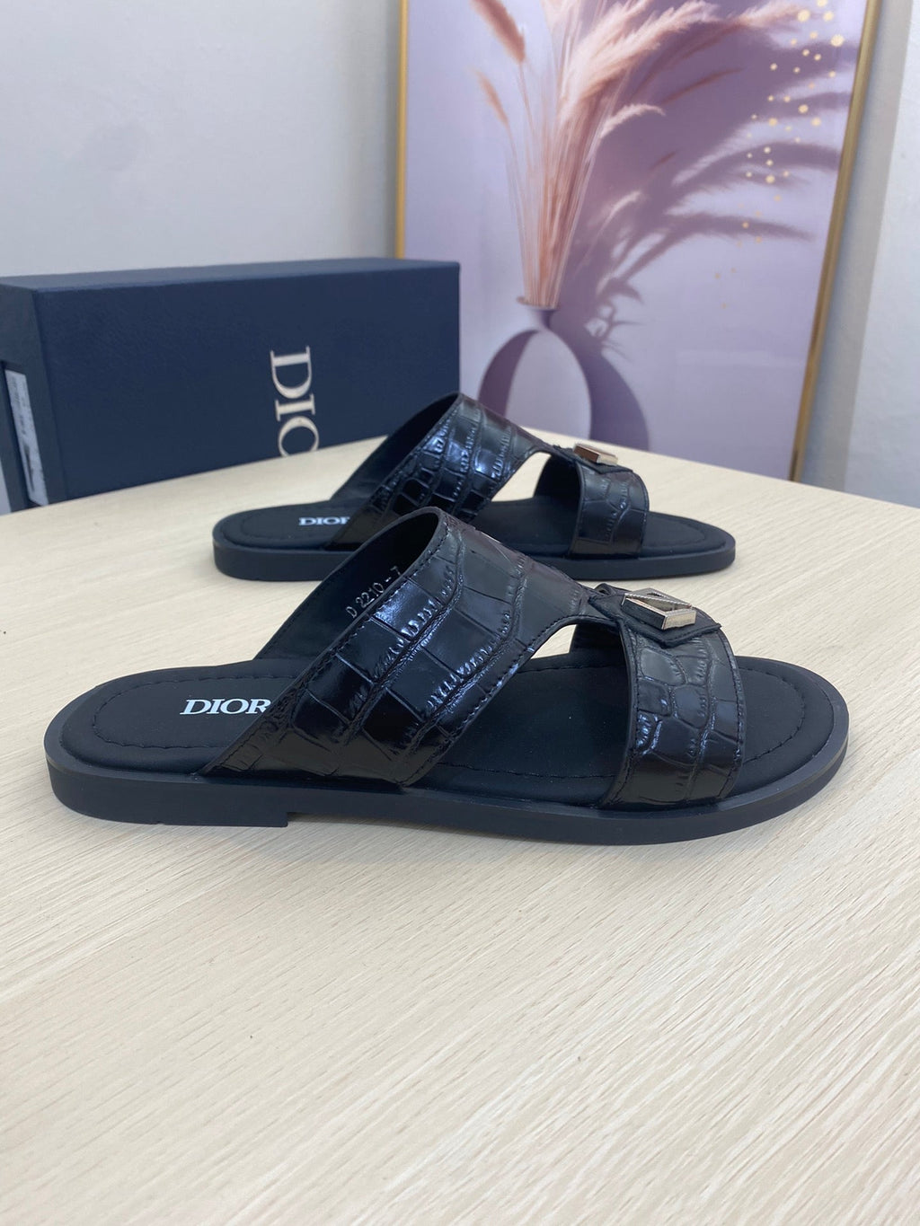 CD ALIDAS CROSS CROCODILE MOTIF SANDAL BLACK CALFSKIN