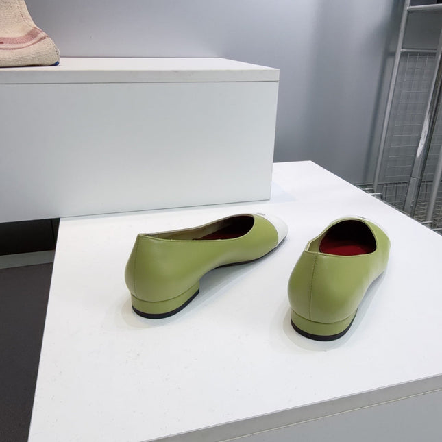 CHANEL 26S FLATS IN GREEN LAMBSKIN WITH WHITE CAP TOE