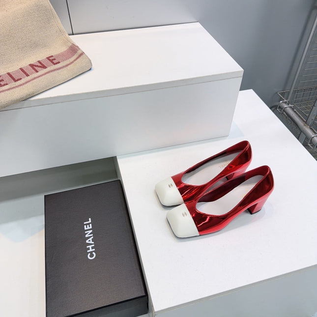 CHANEL 26S SQUARE-TOE HIGH HEELS 55 MM IN RED GLOSSY LAMBSKIN WITH WHITE CAP TOE