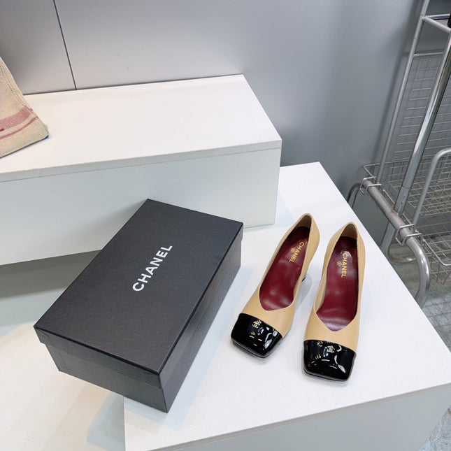 CHANEL 26S SQUARE-TOE HIGH HEELS 95 MM IN BEIGE LAMBSKIN WITH BLACK CAP TOE