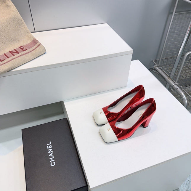 CHANEL 26S SQUARE-TOE HIGH HEELS 95 MM IN RED GLOSSY LAMBSKIN WITH WHITE CAP TOE