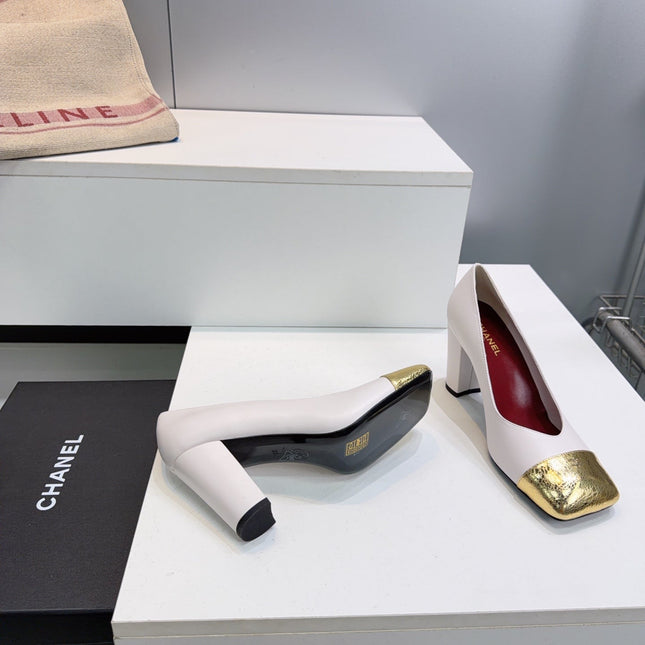 CHANEL 26S SQUARE-TOE HIGH HEELS 95 MM IN WHITE LAMBSKIN WITH GOLD CAP TOE