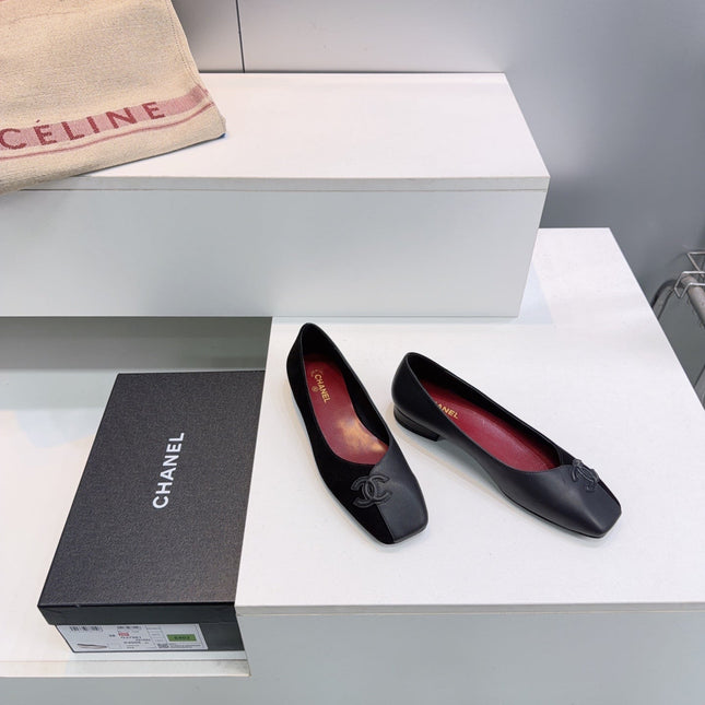 CHANEL 26S SQUARE-TOE FLATS IN BLACK LAMBSKIN AND SUEDE