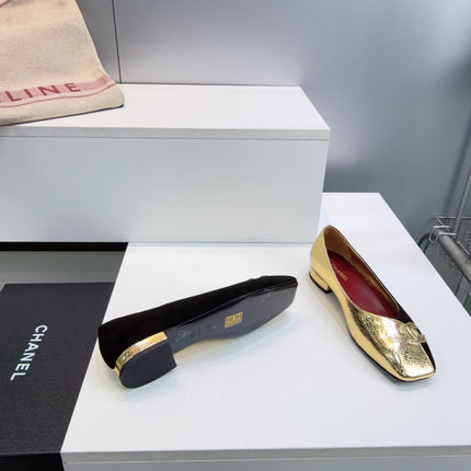 CHANEL 26S SQUARE-TOE FLATS IN GOLD LAMBSKIN AND BLACK SUEDE