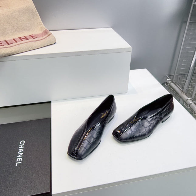 CHANEL 26S SQUARE-TOE FLATS IN BLACK CROCODILE-EMBOSSED LAMBSKIN