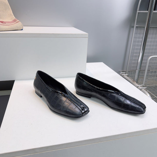 CHANEL 26S SQUARE-TOE FLATS IN BLACK CROCODILE-EMBOSSED LAMBSKIN