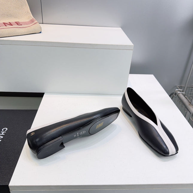 CHANEL 26S SQUARE-TOE FLATS IN BLACK LAMBSKIN WITH WHITE TRIM