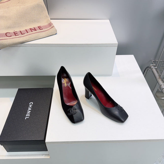CHANEL 26S SQUARE-TOE HIGH HEELS 95 MM IN BLACK SUEDE AND LAMBSKIN
