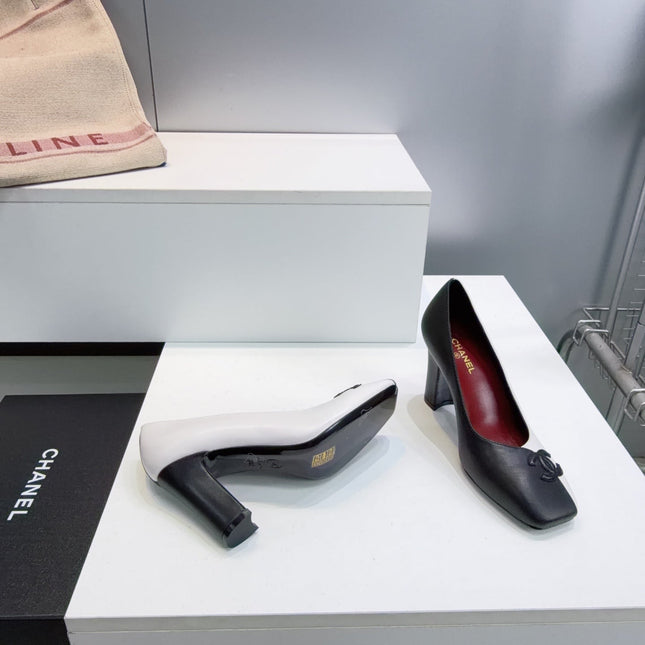 CHANEL 26S SQUARE-TOE HIGH HEELS 95 MM IN BLACK AND WHITE LAMBSKIN