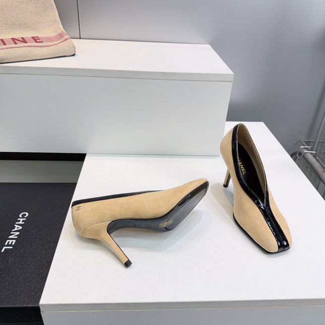 CHANEL 26S HIGH HEELS 100 MM IN BEIGE SUEDE