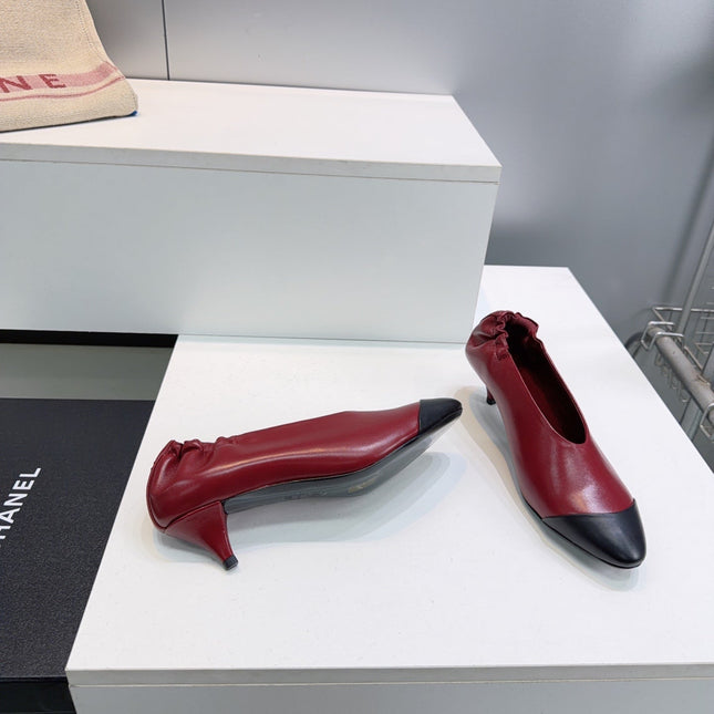 CHANEL 26S COLOR-BLOCK HIGH HEELS 45 MM IN RED AND BLACK LAMBSKIN