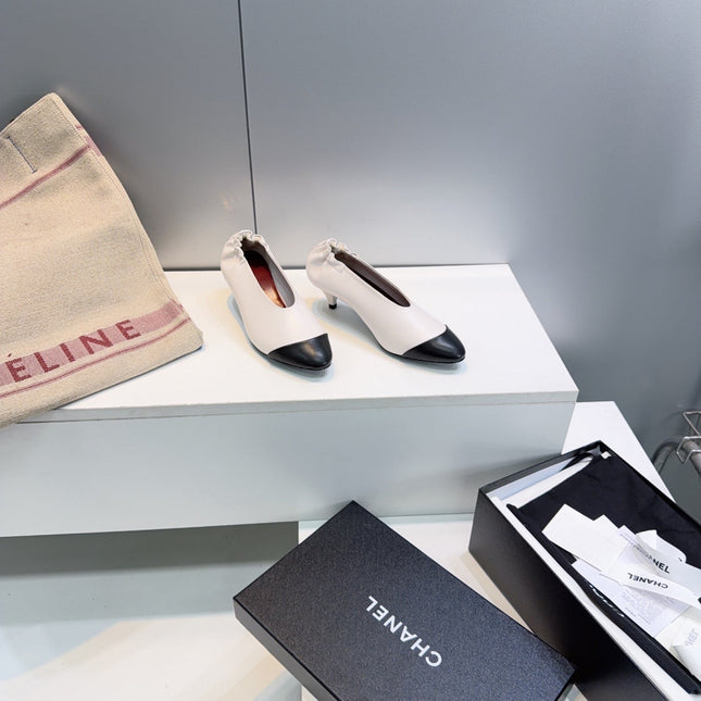 CHANEL 26S COLOR-BLOCK HIGH HEELS 45 MM IN WHITE LAMBSKIN
