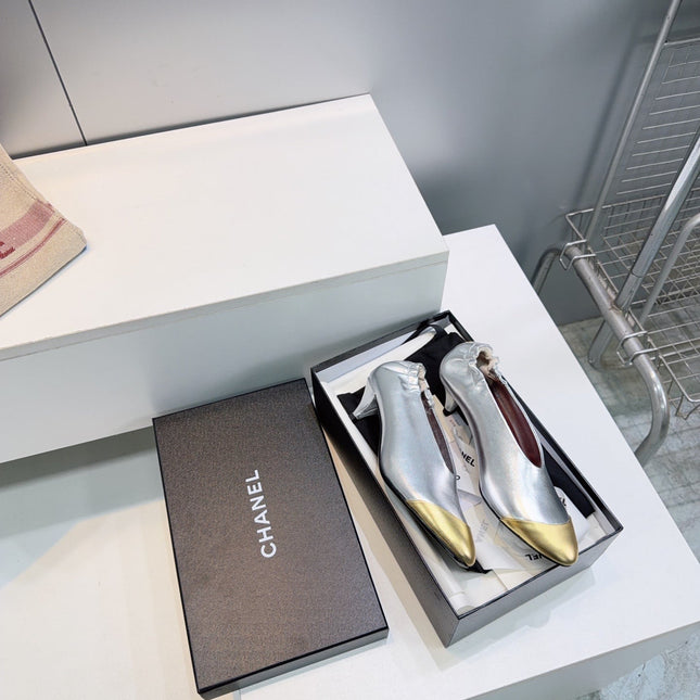 CHANEL 26S COLOR-BLOCK HIGH HEELS 45 MM IN SILVER AND GOLD LAMBSKIN