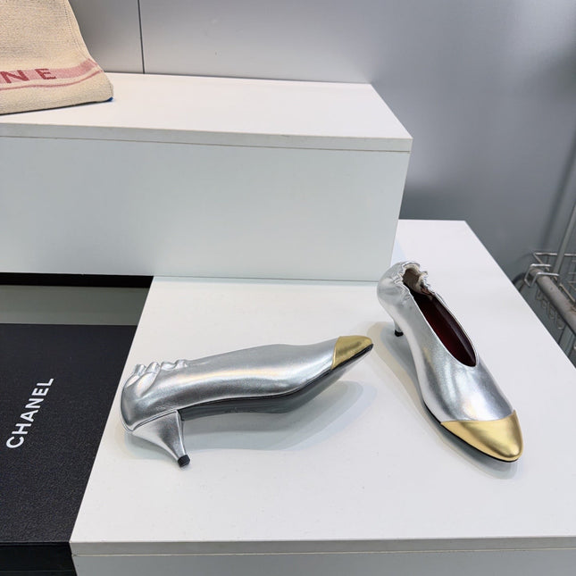 CHANEL 26S COLOR-BLOCK HIGH HEELS 45 MM IN SILVER AND GOLD LAMBSKIN