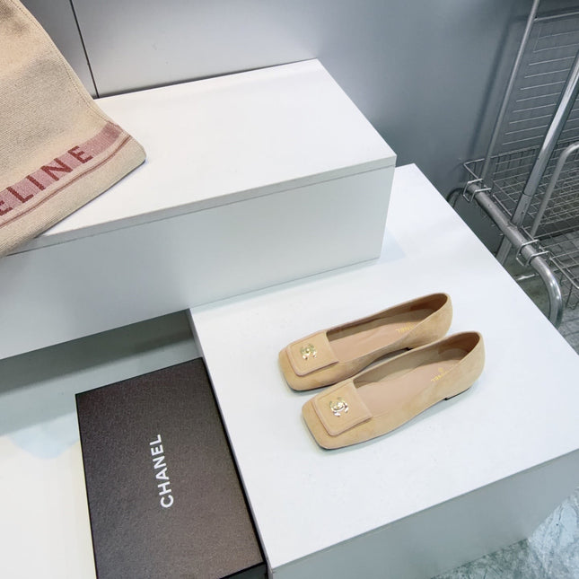 CHANEL 26S SQUARE-TOE BALLET FLATS IN BEIGE SUEDE