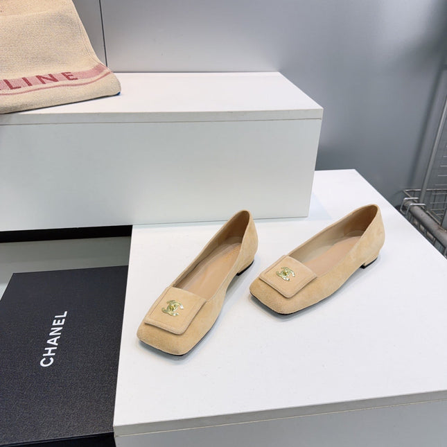 CHANEL 26S SQUARE-TOE BALLET FLATS IN BEIGE SUEDE