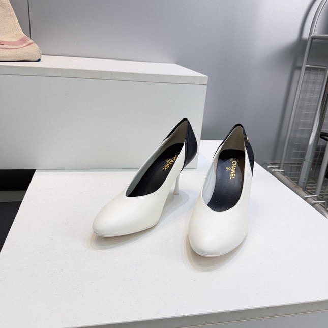 CHANEL 26S HIGH HEEL PUMPS 85 MM IN BLACK AND WHITE CALFSKIN