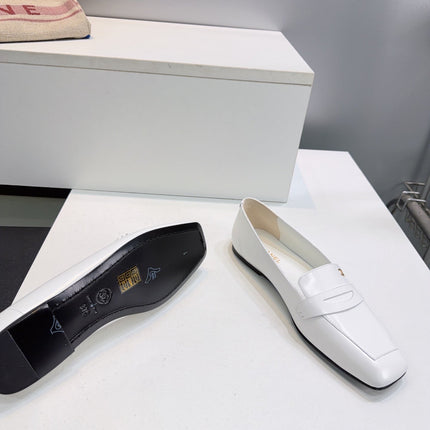 CHANEL 26S LOAFER FLATS IN WHITE PATENT LAMBSKIN
