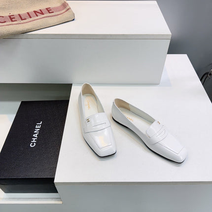 CHANEL 26S LOAFER FLATS IN WHITE PATENT LAMBSKIN