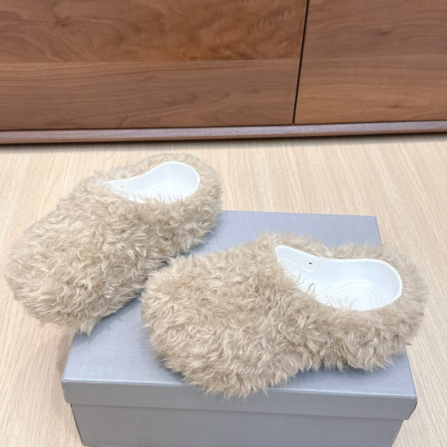 BALENCIAGA 25S MULES IN BEIGE FAUX FUR
